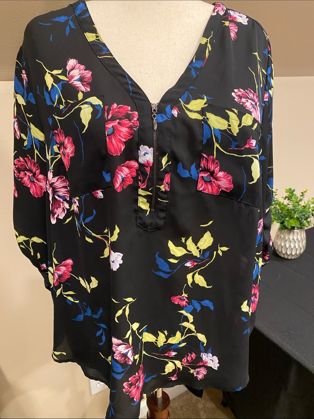 torrid Black Floral V-Neck Zip Blouse with Pink & Blue Flowers
